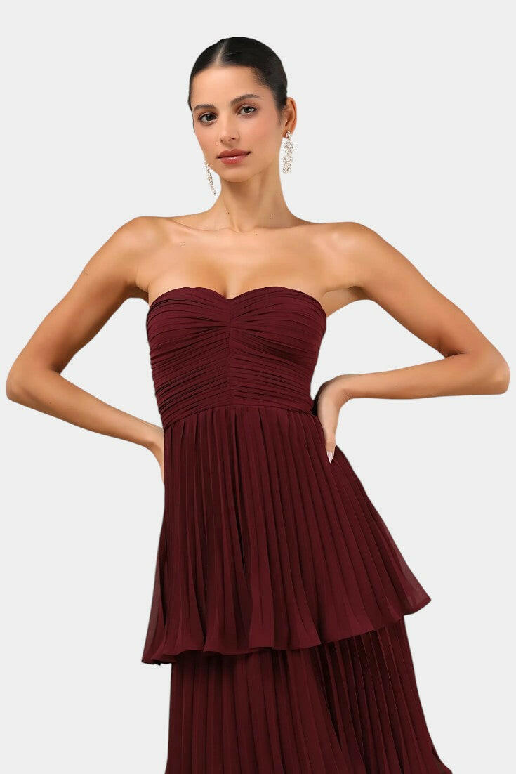 June Vestido con Volantes y Escote Corazón.