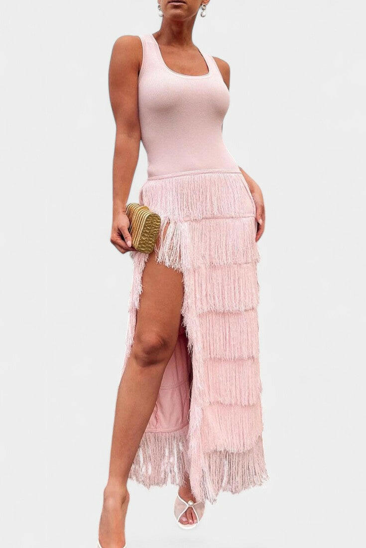 Kalani Vestido Maxi con Flecos en Capas y Abertura Lateral.