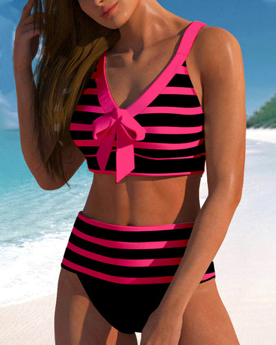 Bikinis de cintura alta a rayas.