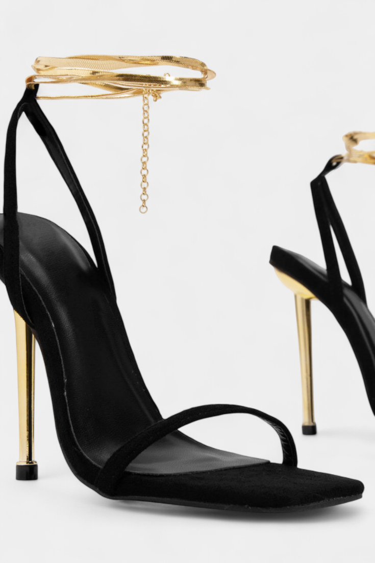 Sky Tacones Stiletto Detalle Gold.