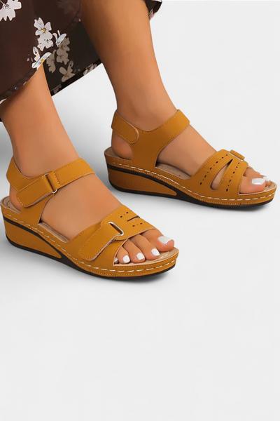 Jenna Sandalias Elegantes con Tiras y Hebilla Ajustable.