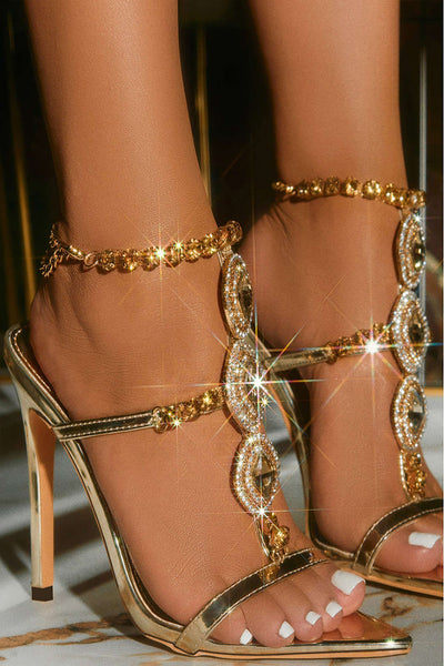 Tacones Altos con Punta de Strass.