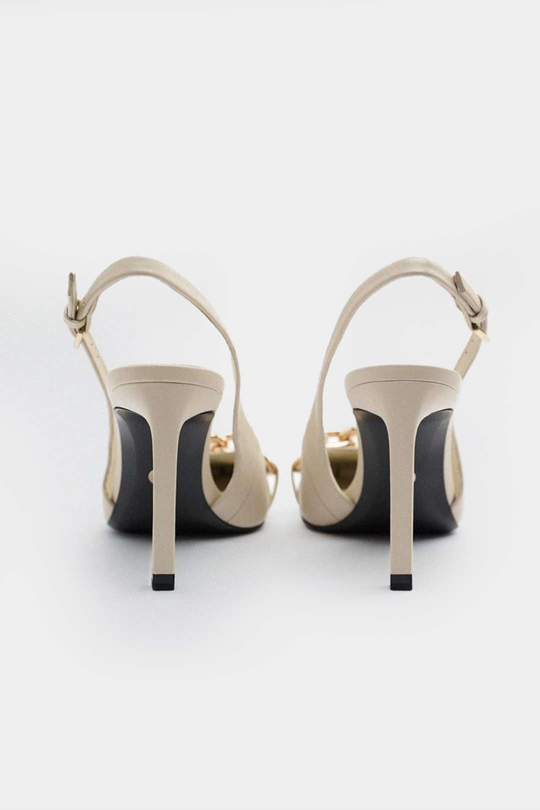 Tacones Metálicos con Cadena.