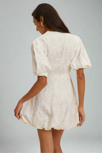 Angélica - Vestido bordado.