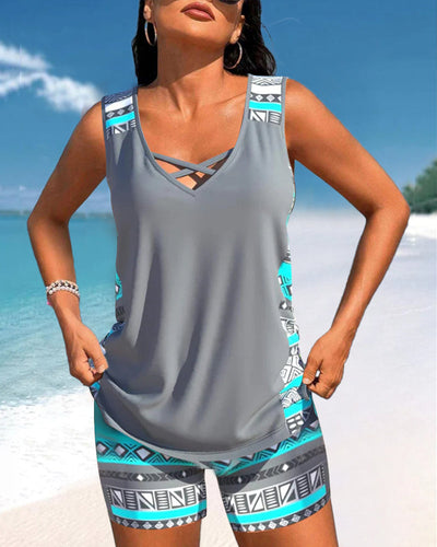 Tankinis con cuello en V y estampado geométrico.