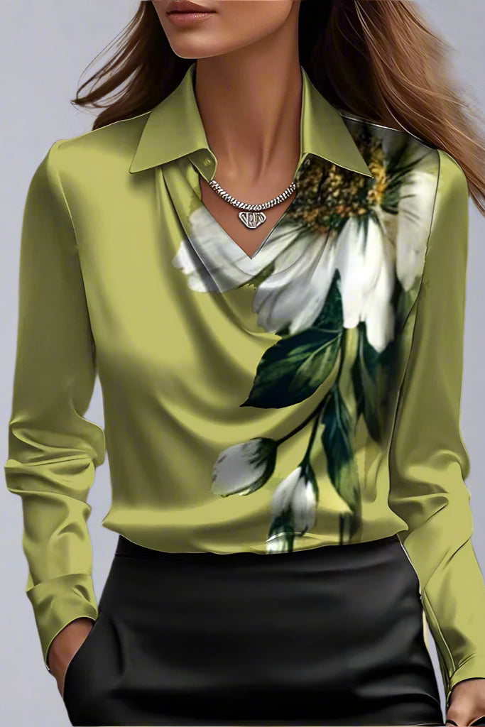 CARMINA | ELEGANTE BLUSA DE SATÉN CON ESCOTE DRAPEADO.