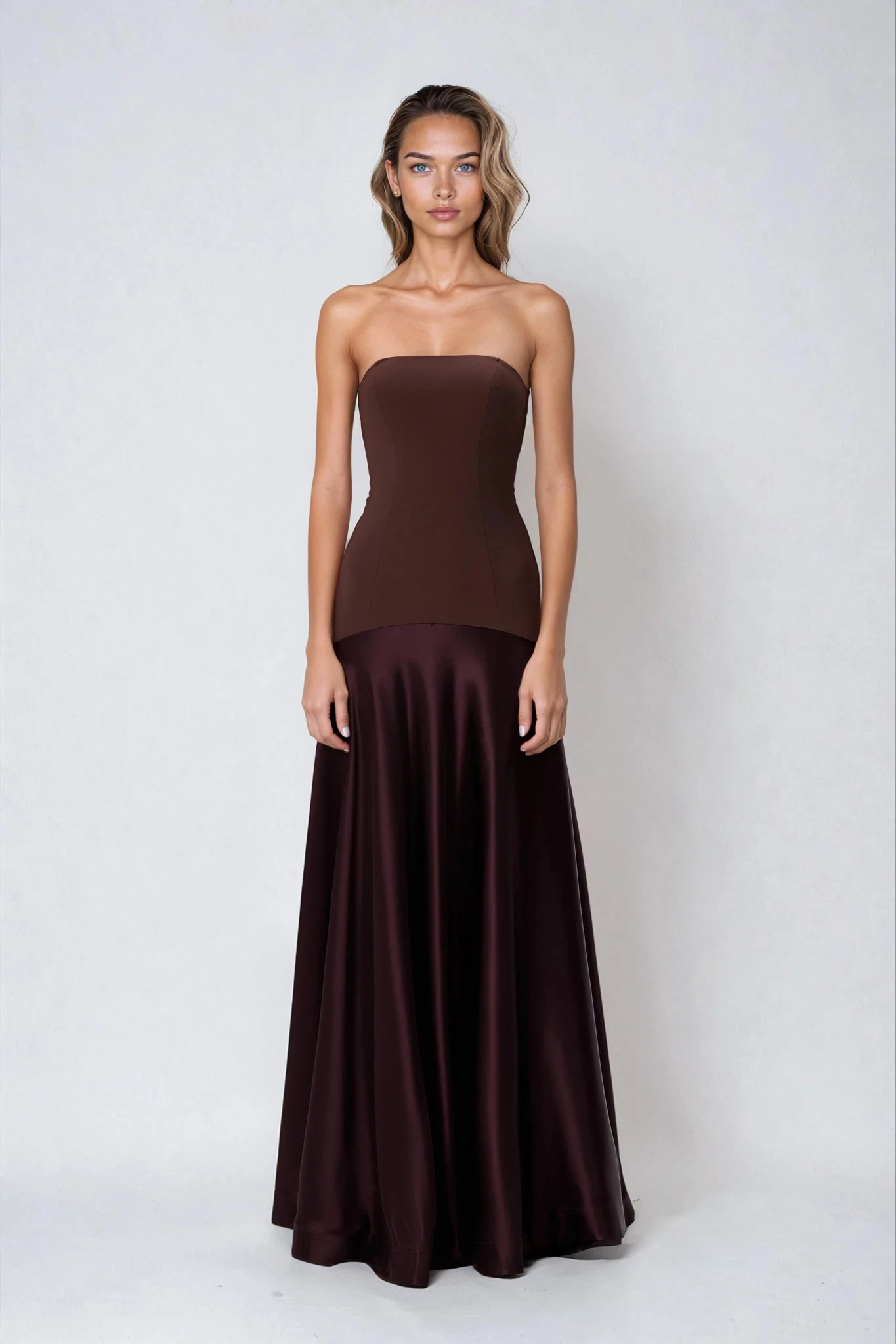 LUNARIA – Vestido Contour Elegance.