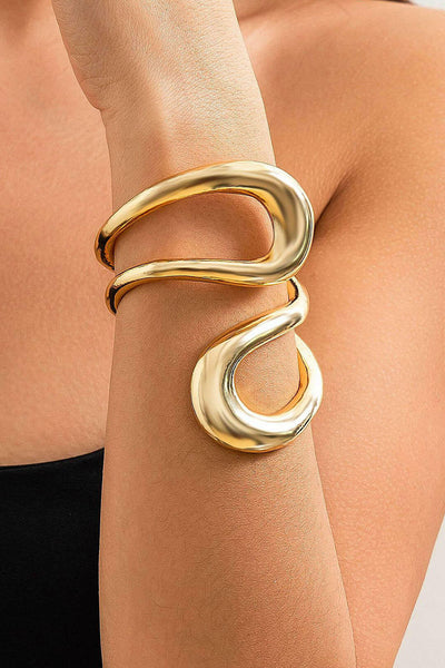 Pulsera Asimétrica Recortada.