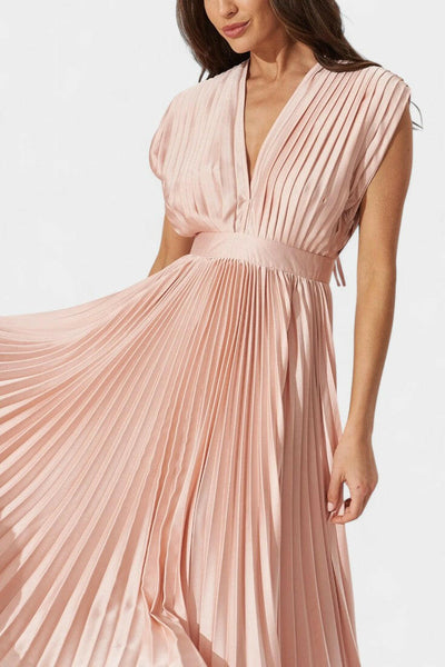 Audrey Vestido Midi con Pliegues y Escote en V.