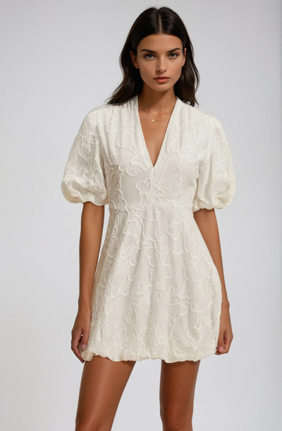 Angélica - Vestido bordado.
