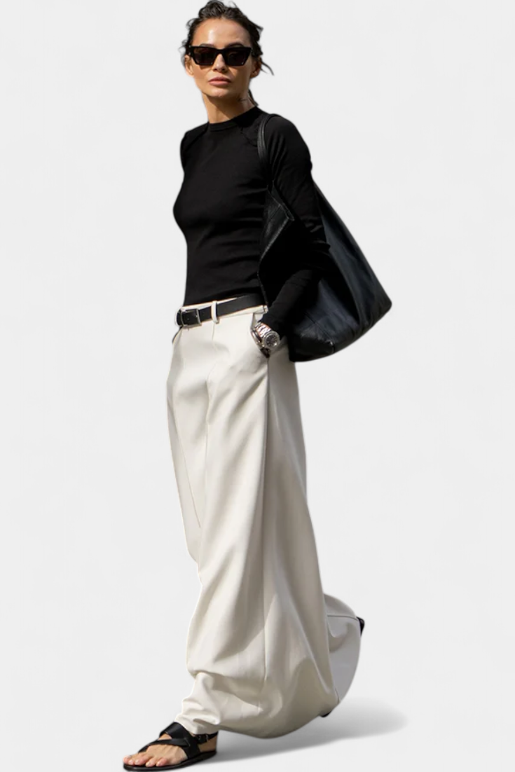 Ada Falda H-Line Lisa con Estilo Urbano Moderno.