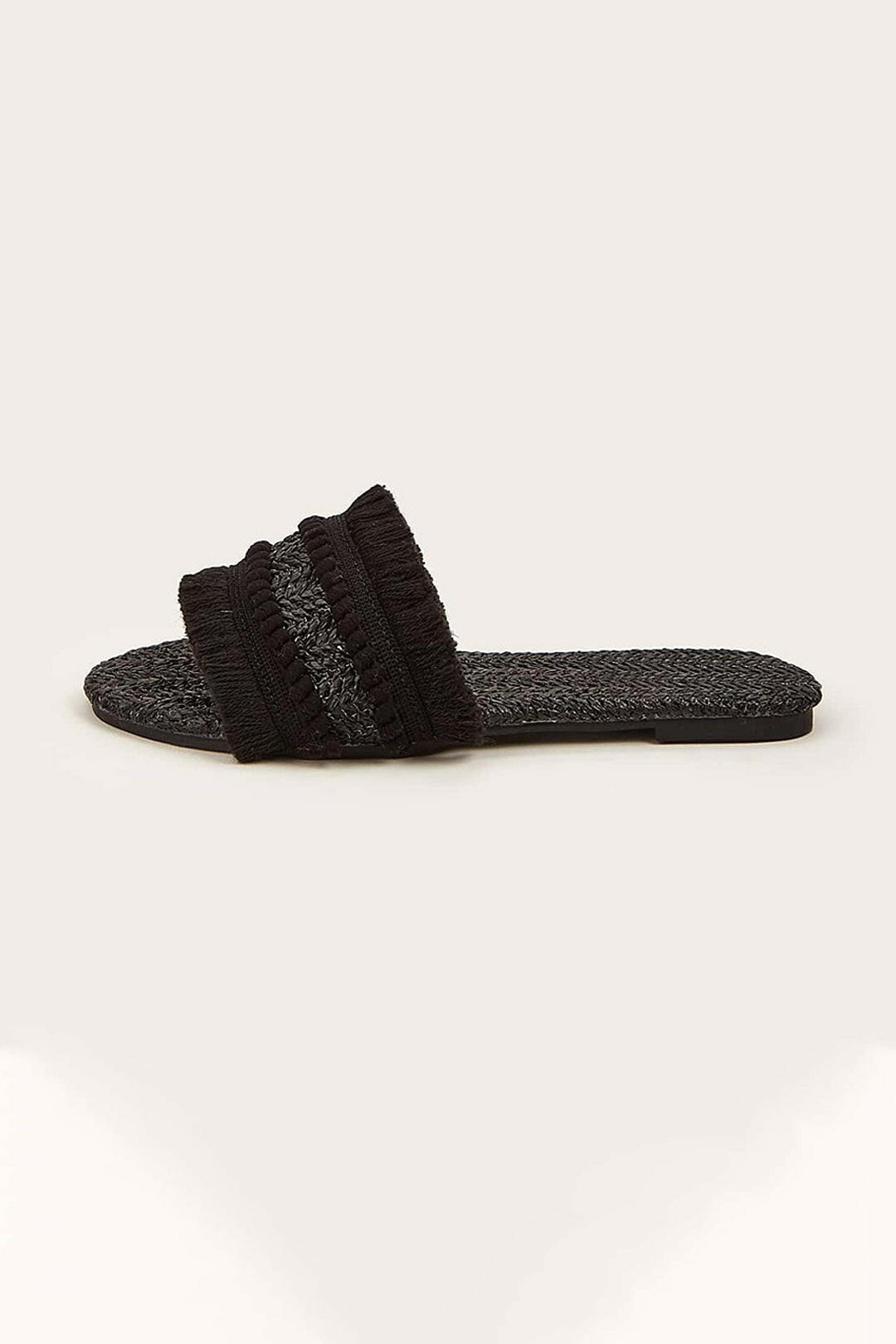 Zapatillas con Flecos.