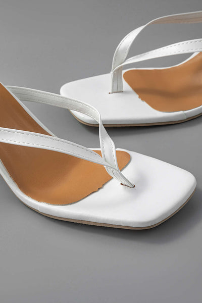 Sandalias de Tanga de Tacón Medio Básicas.