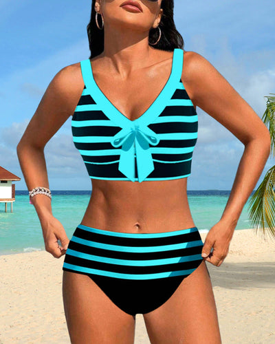 Bikinis de cintura alta a rayas.