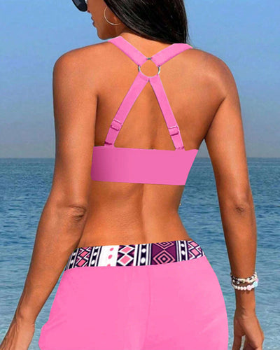 Bikinis de cintura alta con estampado geométrico.