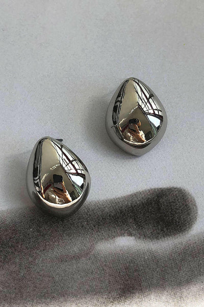 Pendientes Metálicos en Forma de Gota.
