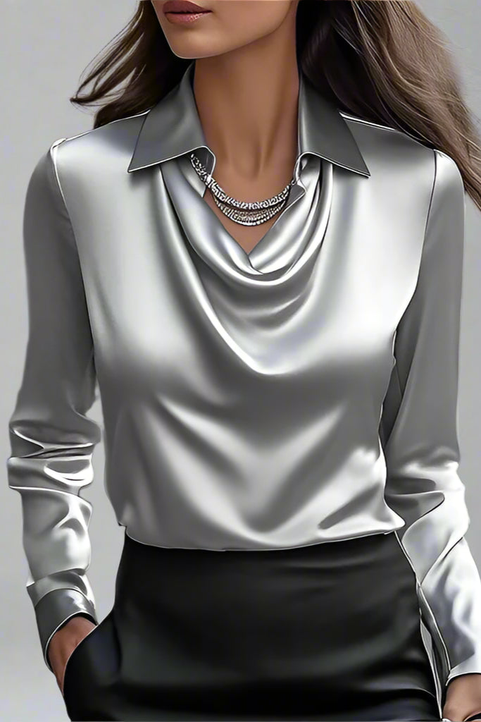 CARMINA | ELEGANTE BLUSA DE SATÉN CON ESCOTE DRAPEADO.