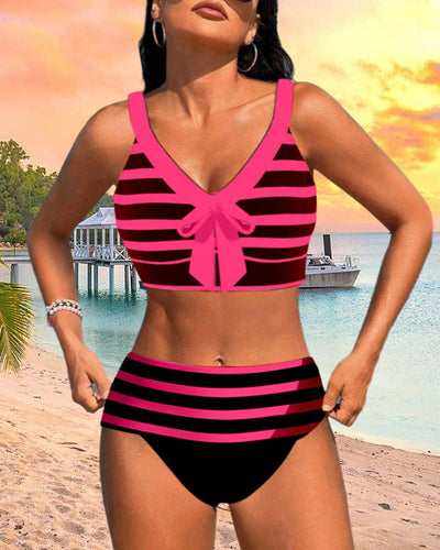Bikinis de cintura alta a rayas.