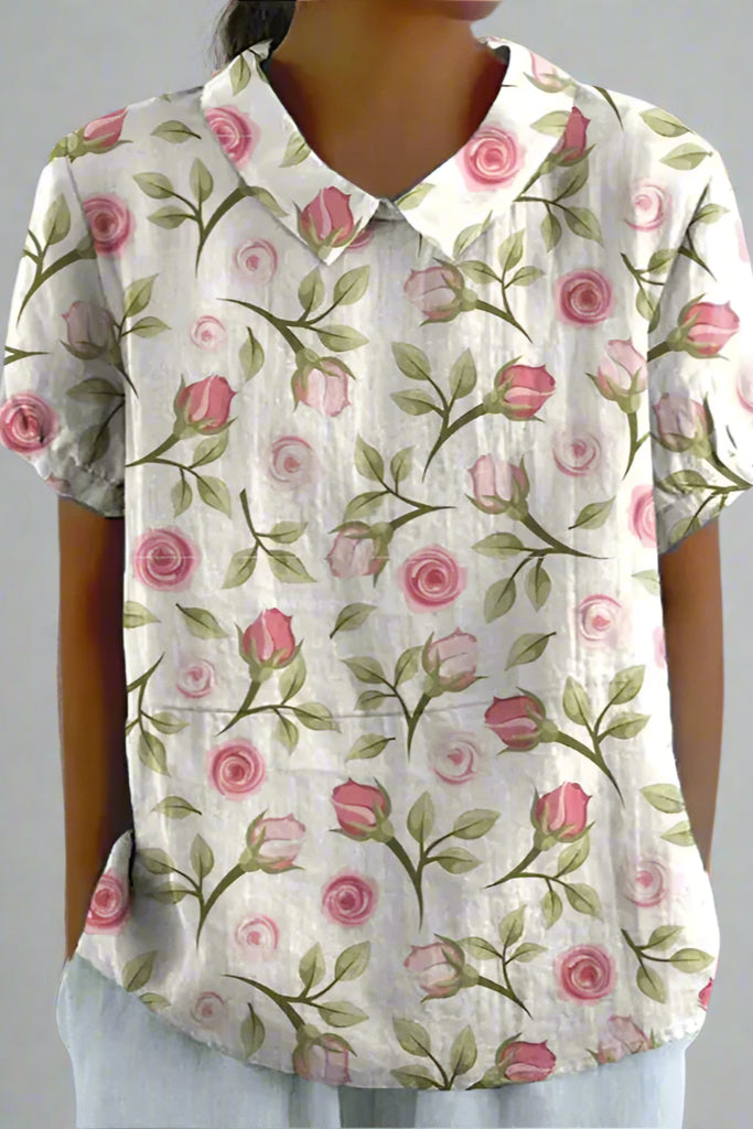 Blusa informal con estampado floral.