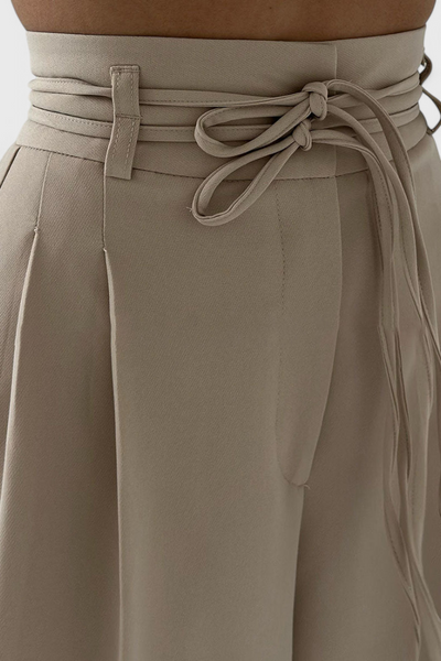Sophie Pantalones de pierna ancha con cordones.