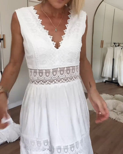 Kim | Vestido de encaje con escote en V.