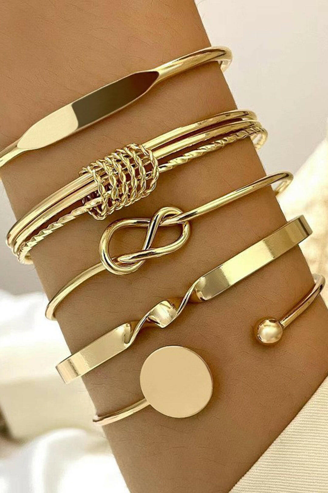 Pulsera de Cadena Geométrica Abierta.
