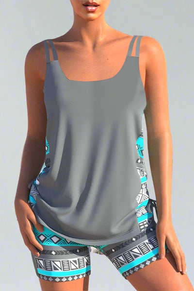 Tankinis con cuello en V y estampado geométrico.