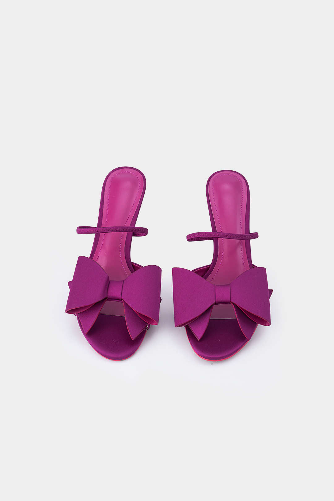 Tacones Puntiagudos de Cuero Sintético.