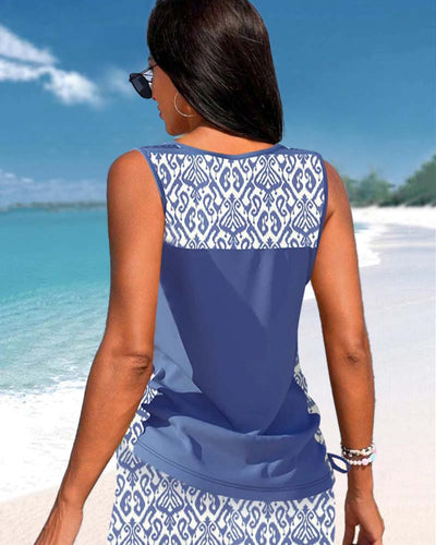 Tankinis con cuello en V y estampado geométrico.