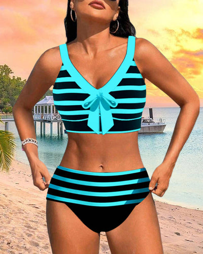 Bikinis de cintura alta a rayas.