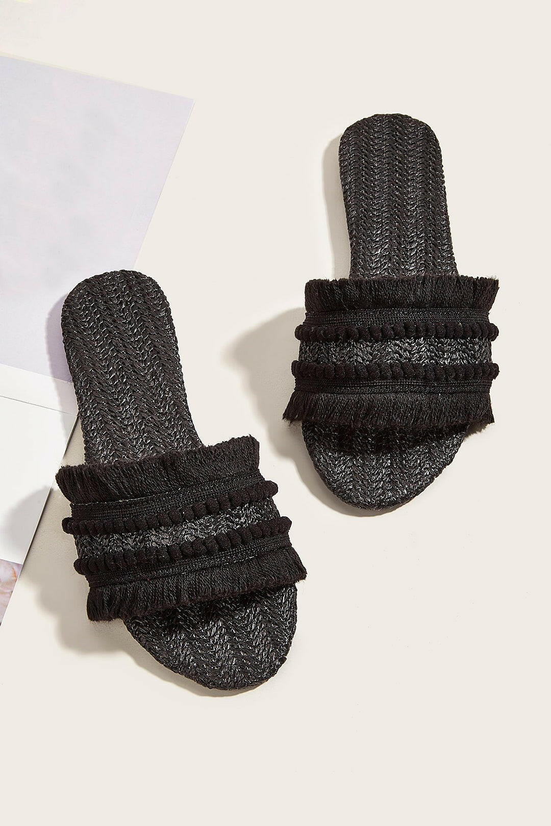 Zapatillas con Flecos.