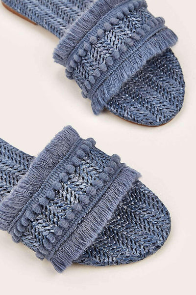 Zapatillas con Flecos.