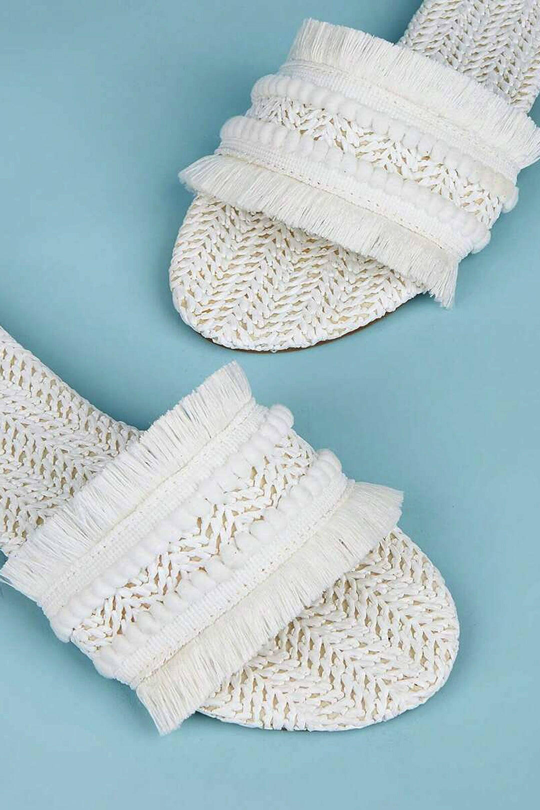 Zapatillas con Flecos.