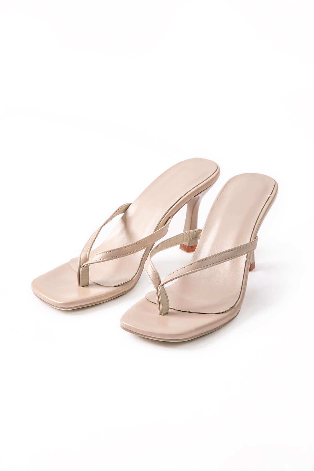 Sandalias de Tanga de Tacón Medio Básicas.