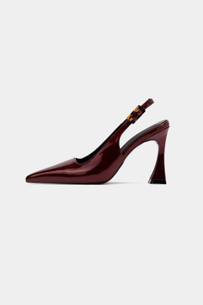 Tacones Puntudos de Cuero Sintético.