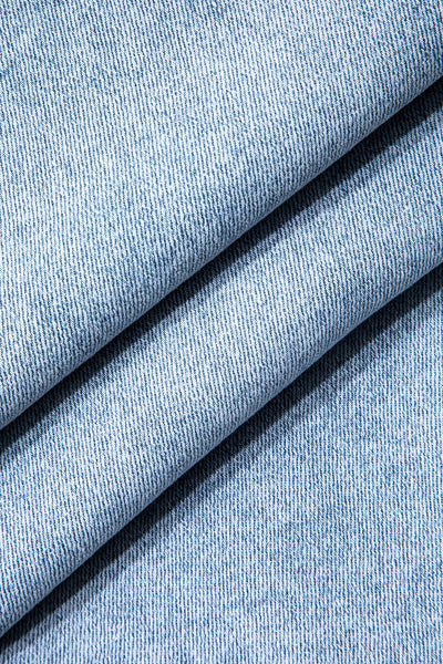 Evian Jeans Ripped Straight-Leg con Rhinestones.