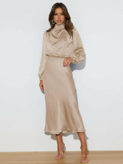 Isabella | Elegante vestido midi de satén.