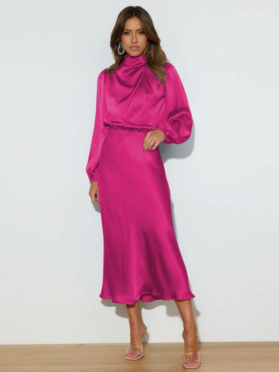 Isabella | Elegante vestido midi de satén.