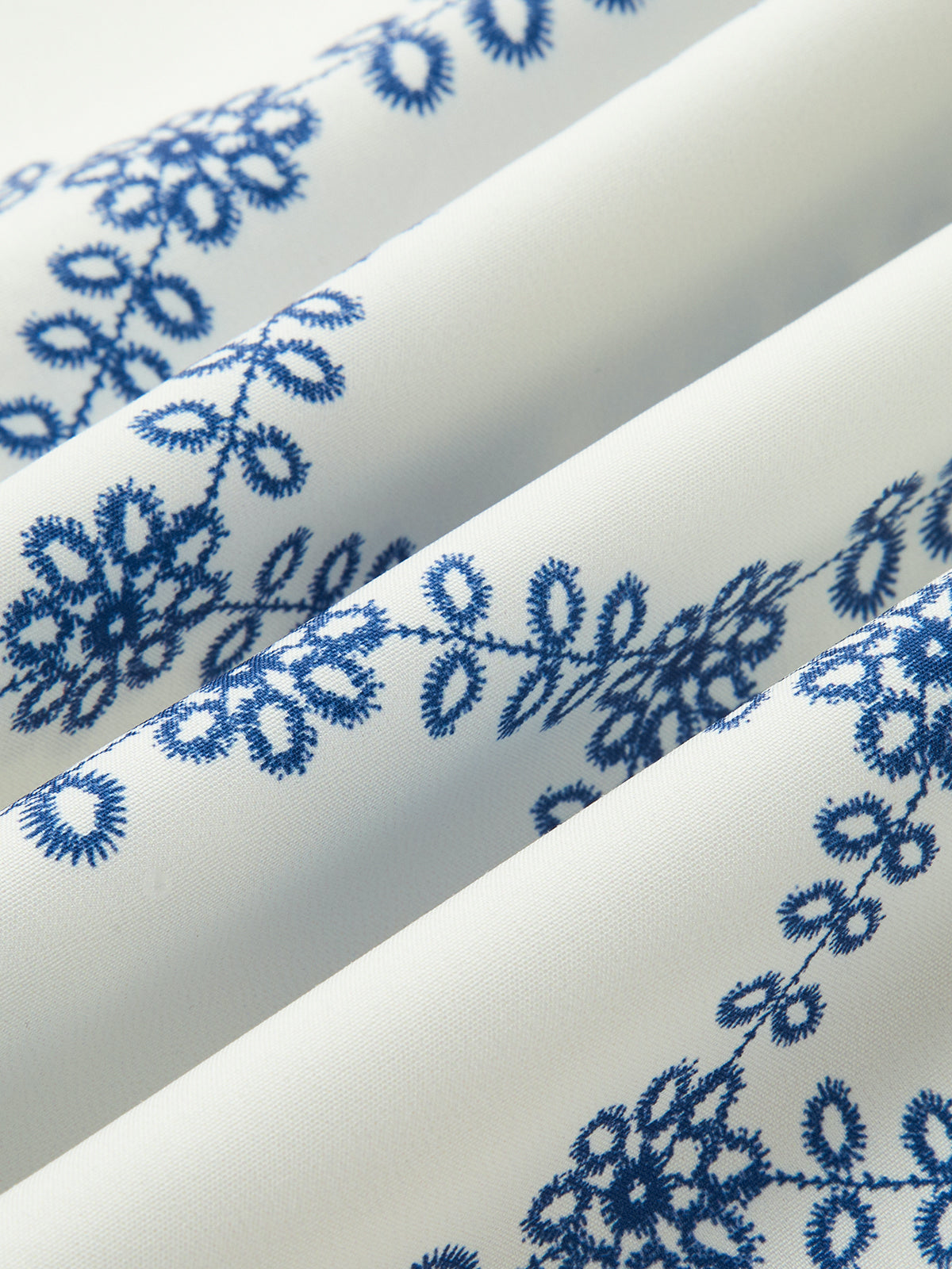 SOLÉA – Printed Tie-Back Set.