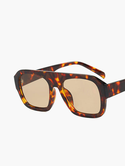 LUNARA – Kühne quadratische Sonnenbrille.