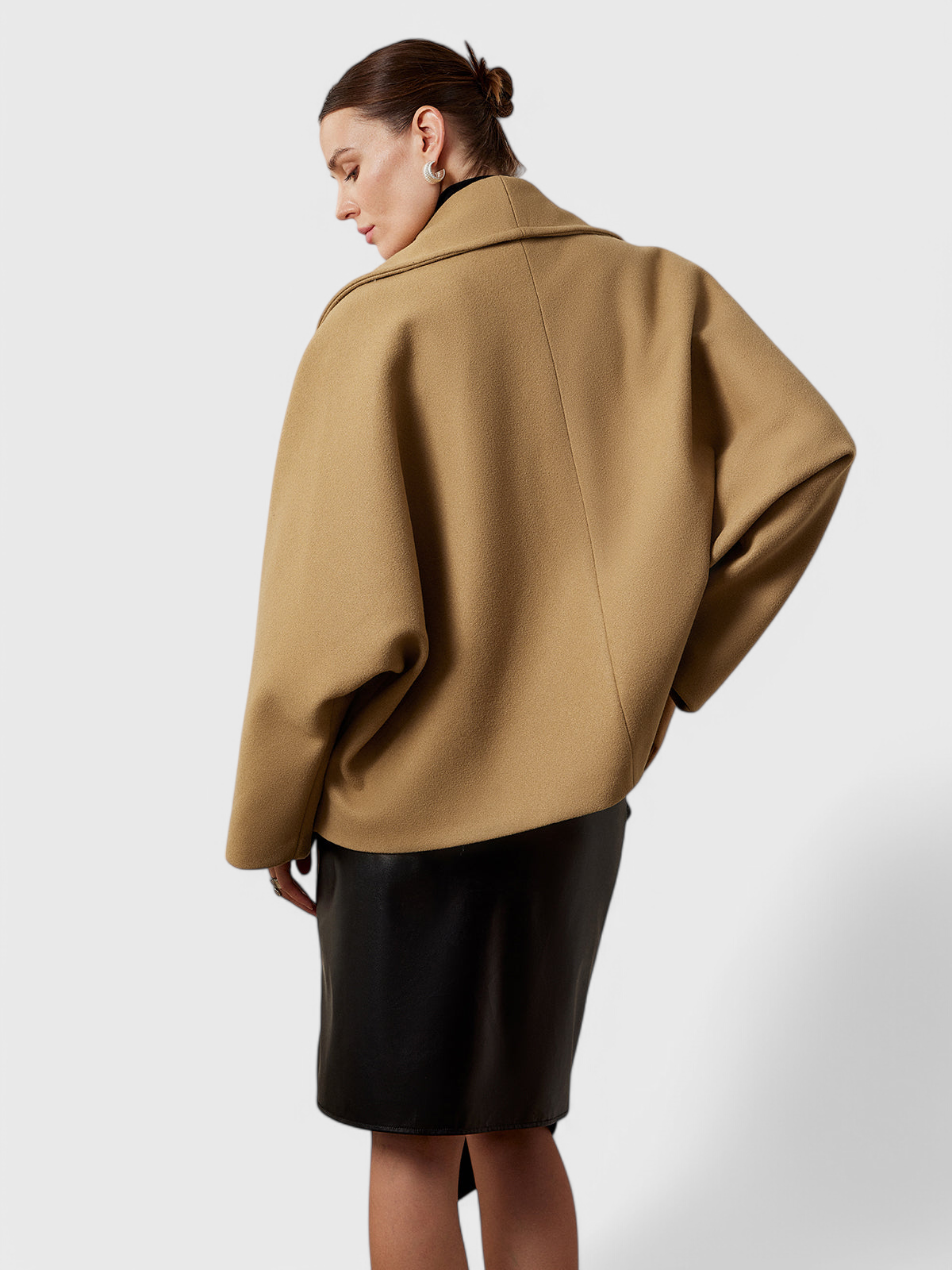 Helena Abrigo de Tweed Oversized.