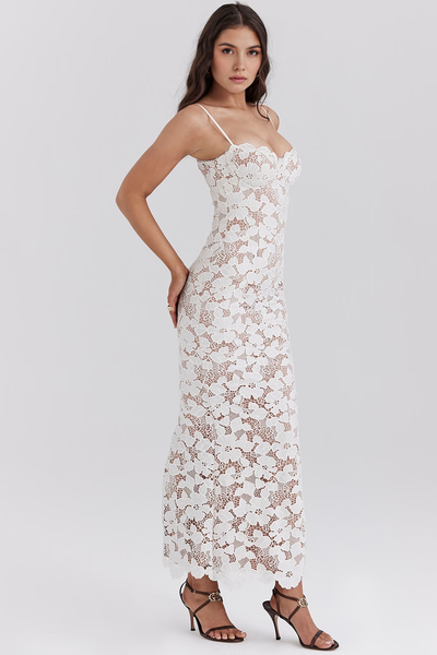 Evangeline - Vestido largo bordado.