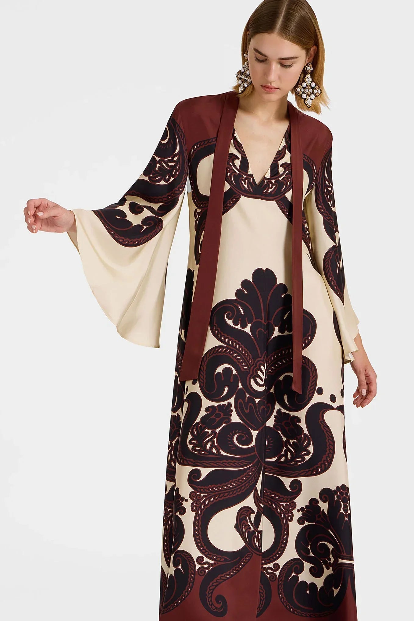 Vestido de satén Auravella.