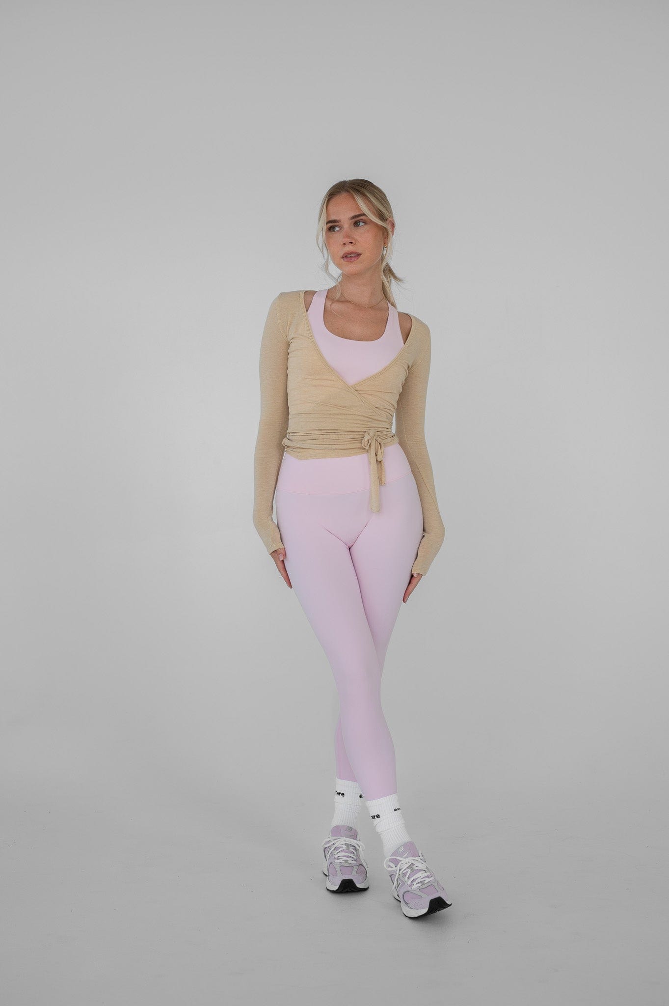 Blusa cruzada - beige.
