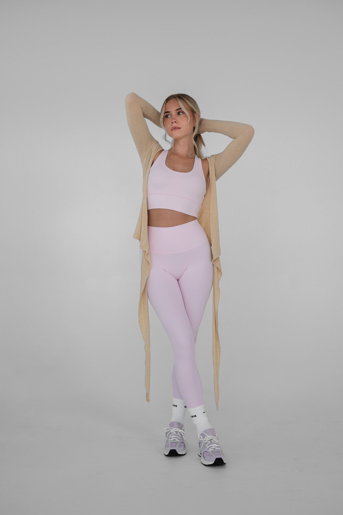 Blusa cruzada - beige.
