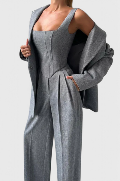 Evena Traje de Pantalón para una Elegancia Confiada.