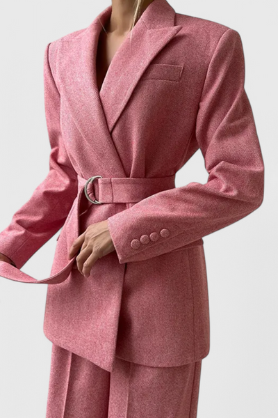 Evena Traje de Pantalón para una Elegancia Confiada.
