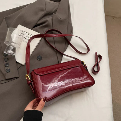 Saddie™ LEATHER BAG.