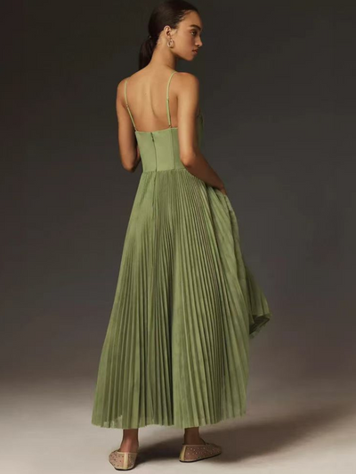 Selena - Elegancia atemporal con un toque moderno.