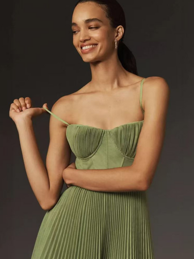Selena - Elegancia atemporal con un toque moderno.